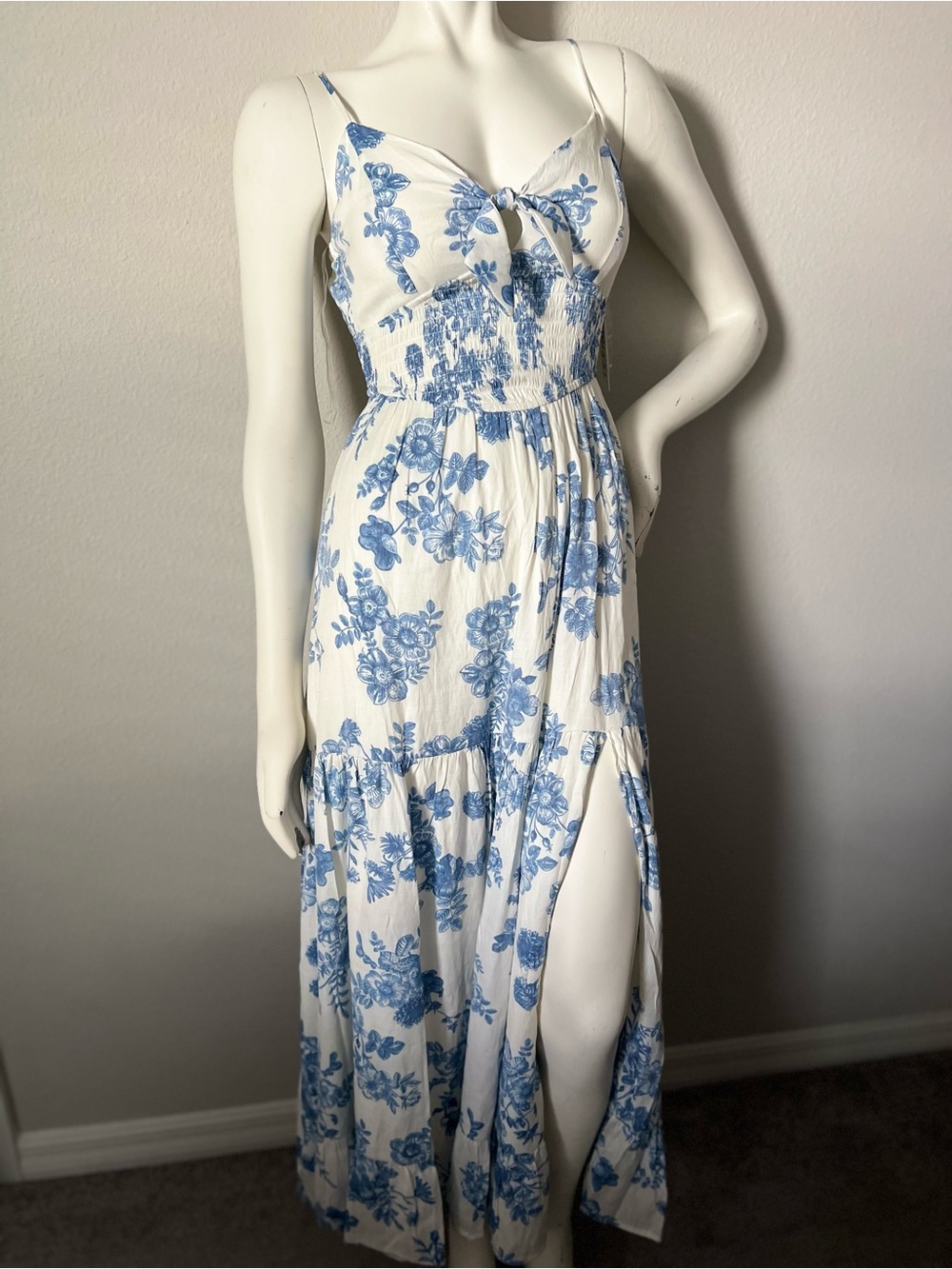 NWT Trixxi Blue Floral Maxi Dress Size Small